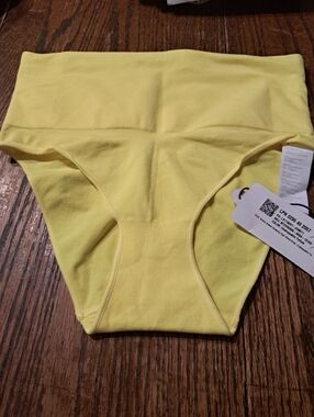 New M/L Yitty Fabeletics Unstoppable Yellow Nearly Naked Shaping Brief Panty
